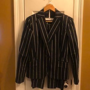Capri and matching jacket suit set